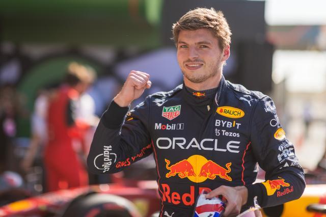 开云体育下载网页版-混乱规则难掩维斯塔潘冠军成色 双冠王实至名归