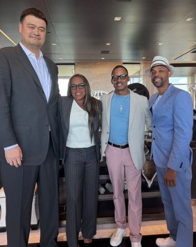 岁月如梭！WNBA名宿晒出与姚明&amp;弗朗西斯及阿尔斯通合影